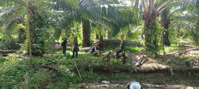 โครงการซ่อมแซมบ้านเรือนผู้ประสบภัยลมกรรโชกแรง